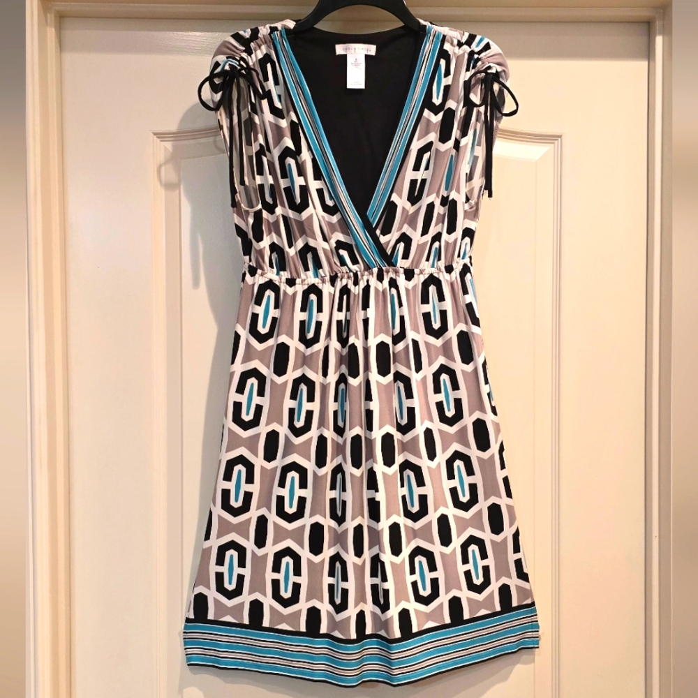 Chic Geometric Print Dress - Black, Blue, White